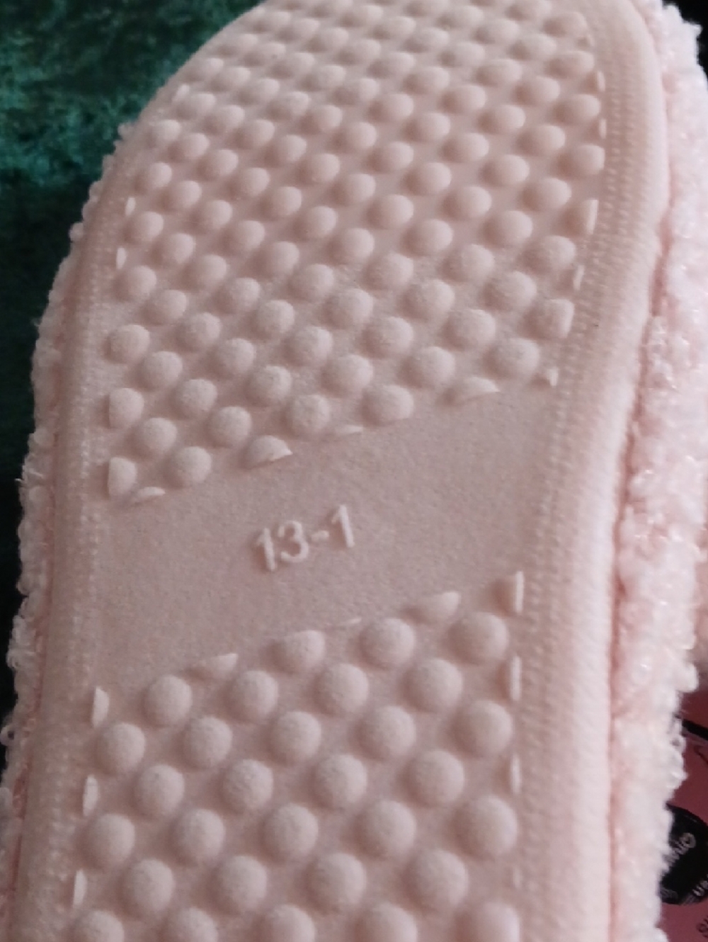 Hello Kitty Pink Fuzzy Slip-On Slippers NEVER WORN - Picture 2 of 6